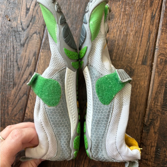 Vibram women’s FiveFinger bikila barefoot running shoes white green size 36/ 6 - Picture 8 of 10